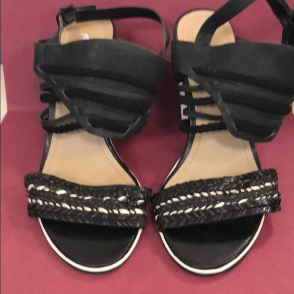 Kenneth Cole Black White Block Heel Sandals - Picture 2 of 2